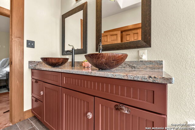 Listing photo id 25 for 131 Southwind