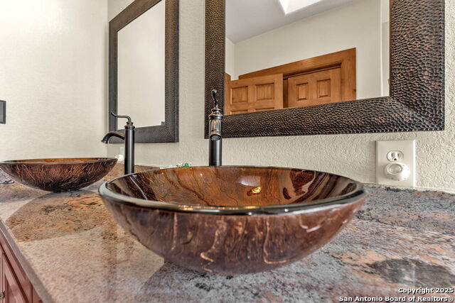 Listing photo id 26 for 131 Southwind