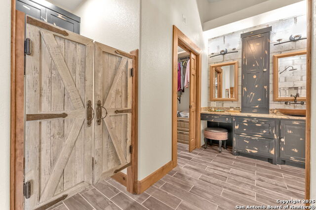 Listing photo id 27 for 131 Southwind