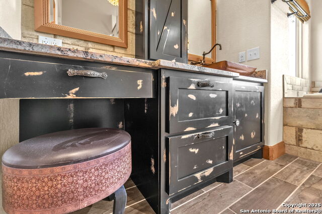 Listing photo id 29 for 131 Southwind