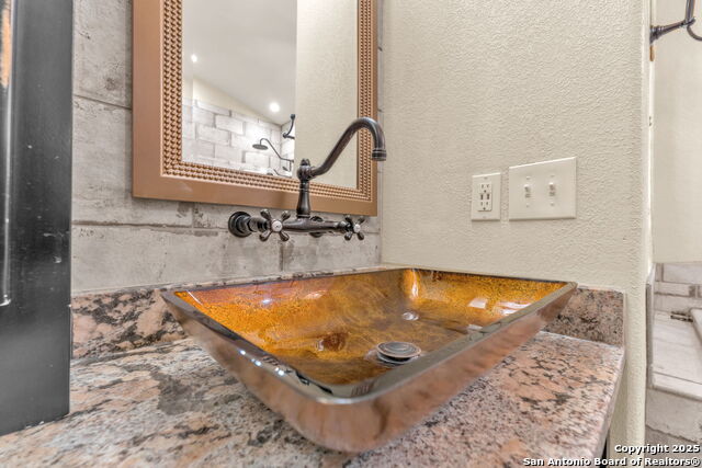 Listing photo id 32 for 131 Southwind