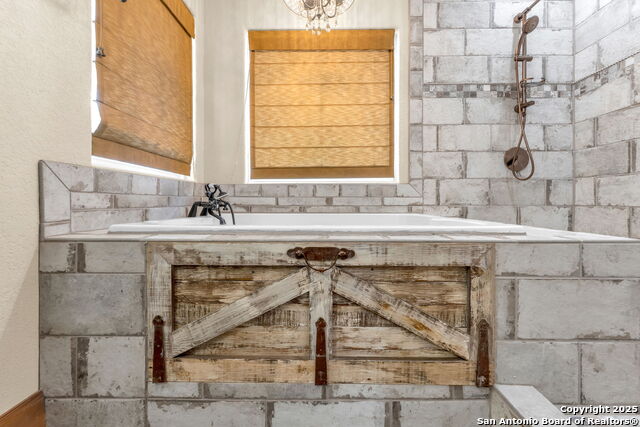 Listing photo id 34 for 131 Southwind