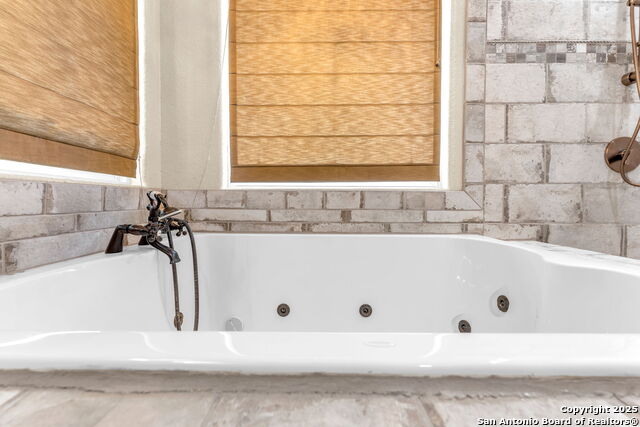 Listing photo id 35 for 131 Southwind