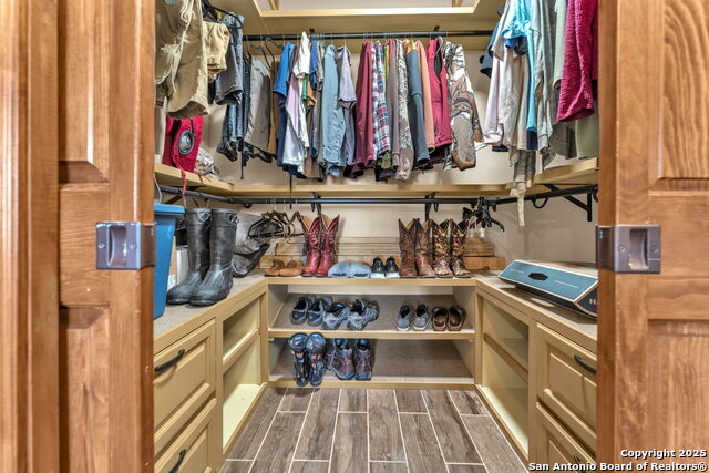 Listing photo id 38 for 131 Southwind