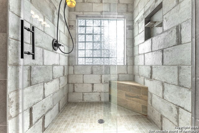 Listing photo id 41 for 131 Southwind