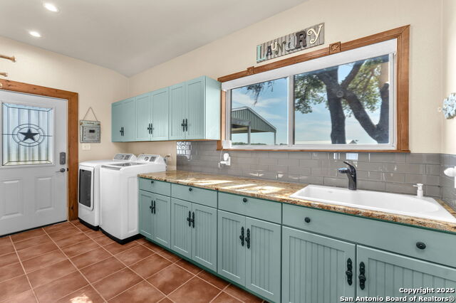 Listing photo id 52 for 131 Southwind