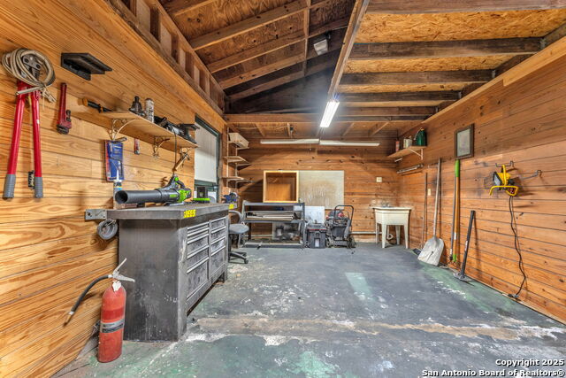 Listing photo id 56 for 131 Southwind