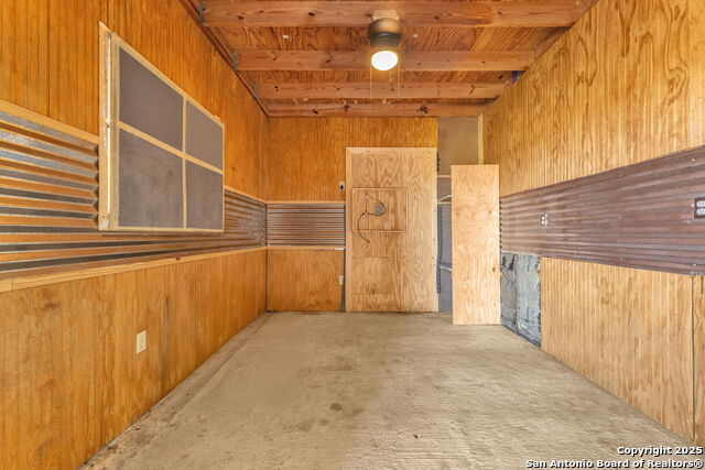 Listing photo id 57 for 131 Southwind