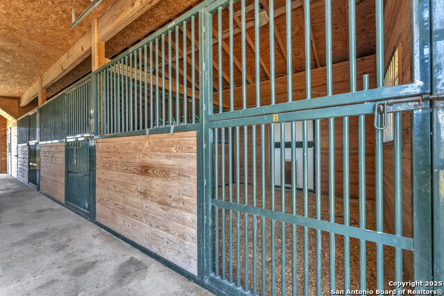 Listing photo id 60 for 131 Southwind