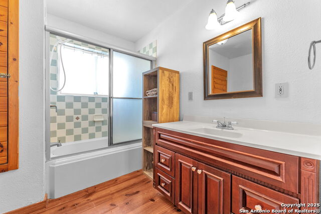 Listing photo id 66 for 131 Southwind