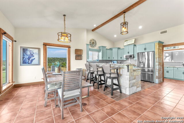 Listing photo id 5 for 131 Southwind