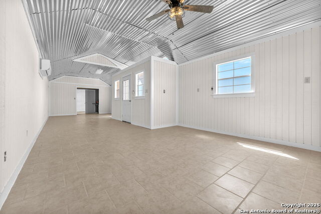 Listing photo id 78 for 131 Southwind