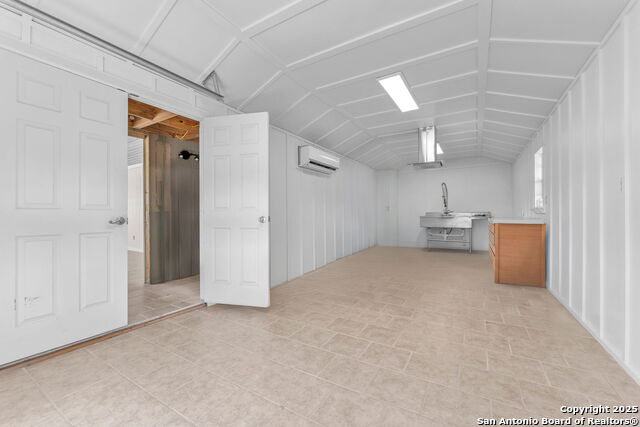 Listing photo id 79 for 131 Southwind