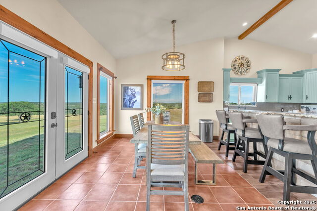 Listing photo id 7 for 131 Southwind