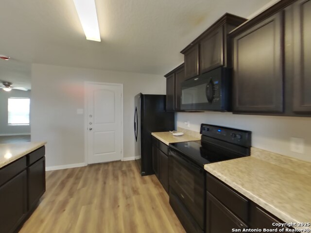 Listing photo id 4 for 6812 Rosenthal