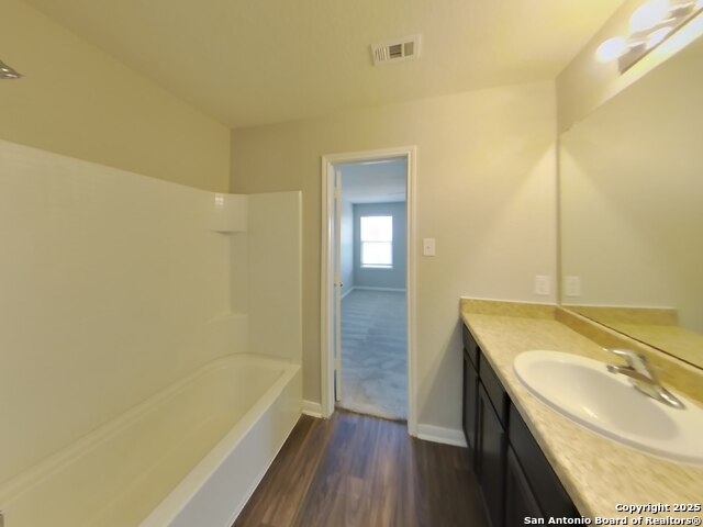 Listing photo id 7 for 6812 Rosenthal