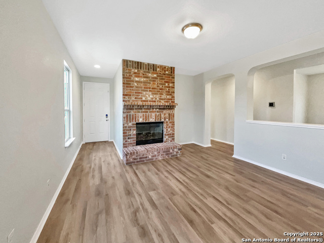 Listing photo id 1 for 8403 Brazos