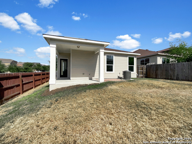 Listing photo id 6 for 8403 Brazos
