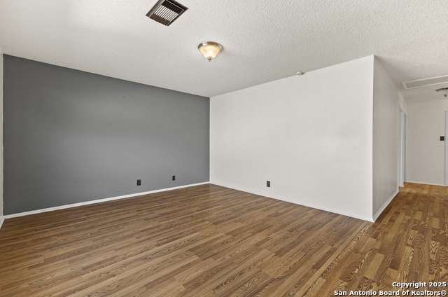 Image 15 of 27 For 9806 Kelton  