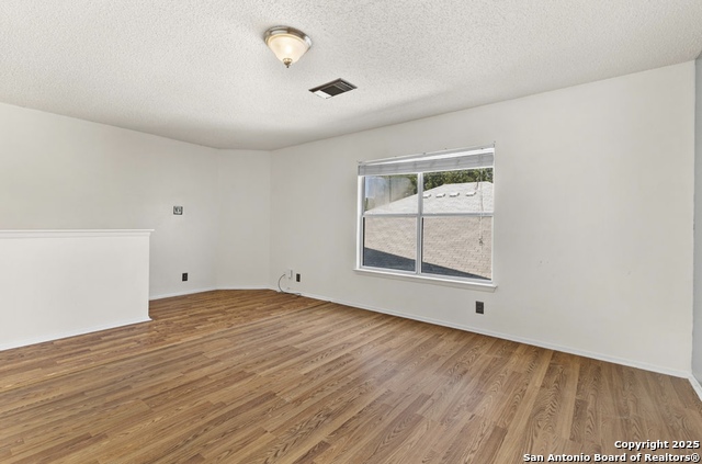 Image 16 of 27 For 9806 Kelton  