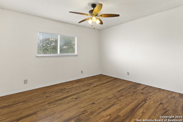 Image 18 of 27 For 9806 Kelton  