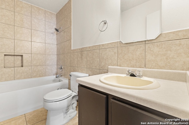 Image 19 of 27 For 9806 Kelton  