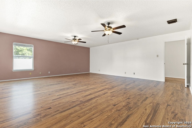 Image 23 of 27 For 9806 Kelton  