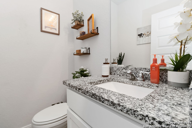 Listing photo id 10 for 3335 Iron Canyon