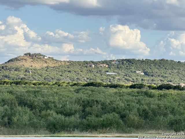 Listing photo id 12 for 3335 Iron Canyon