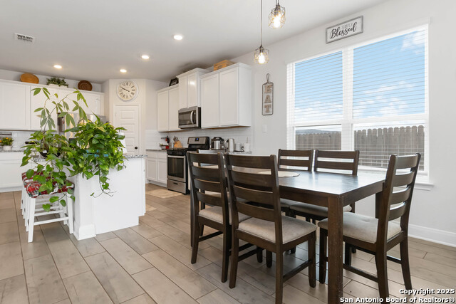 Listing photo id 3 for 3335 Iron Canyon