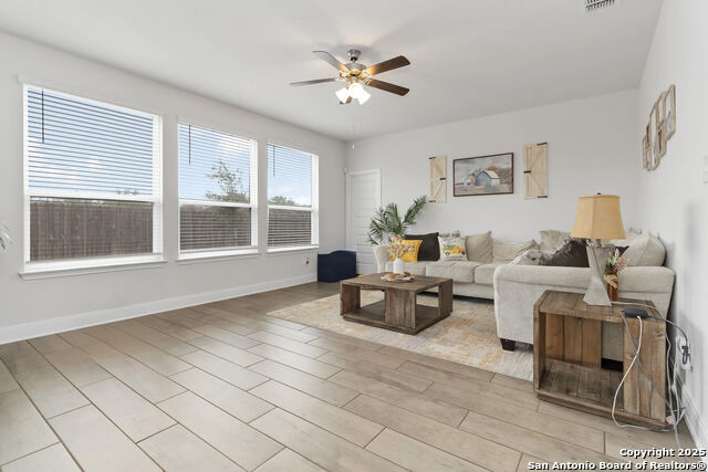 Listing photo id 4 for 3335 Iron Canyon
