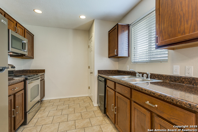 Image 3 of 25 For 10903 Cimarron