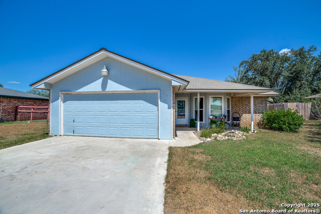 Details for 309 Tamarac  , Jourdanton, TX 78026