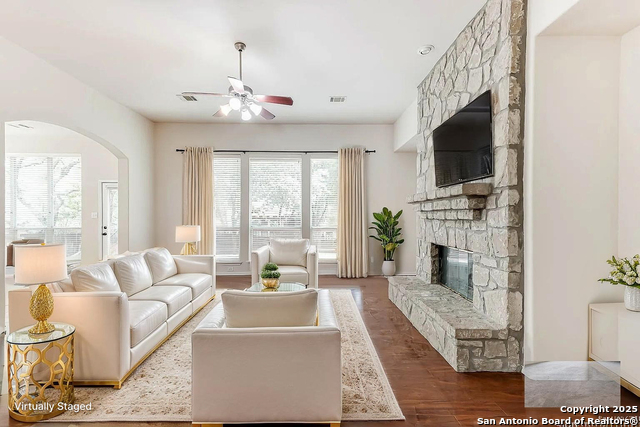 Image 12 of 51 For 322 Waxberry Trl