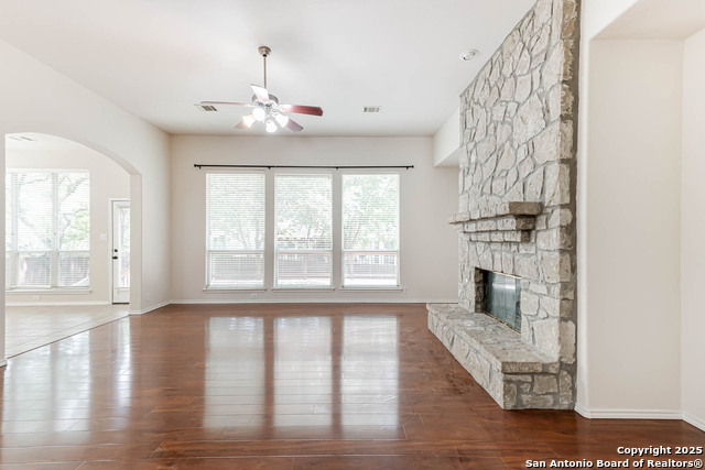 Image 13 of 51 For 322 Waxberry Trl