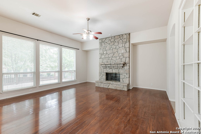 Image 14 of 51 For 322 Waxberry Trl