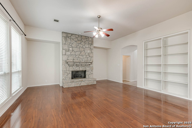 Image 15 of 51 For 322 Waxberry Trl