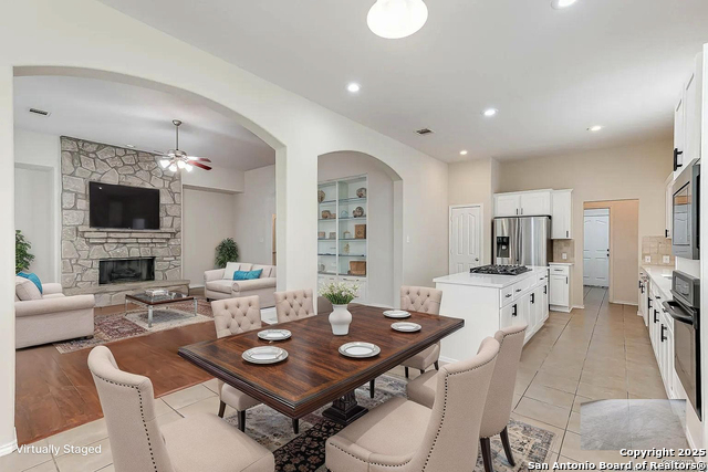 Image 19 of 51 For 322 Waxberry Trl