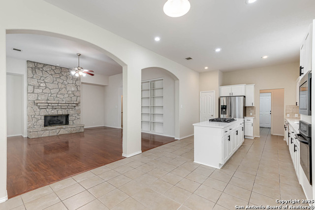 Image 20 of 51 For 322 Waxberry Trl