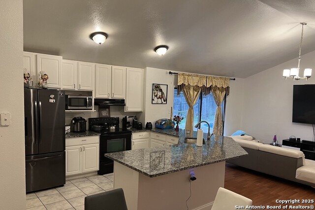 Image 3 of 15 For 6011 Forest Rdg