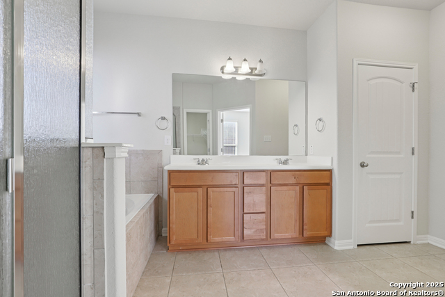 Image 21 of 38 For 112 Grand Vista