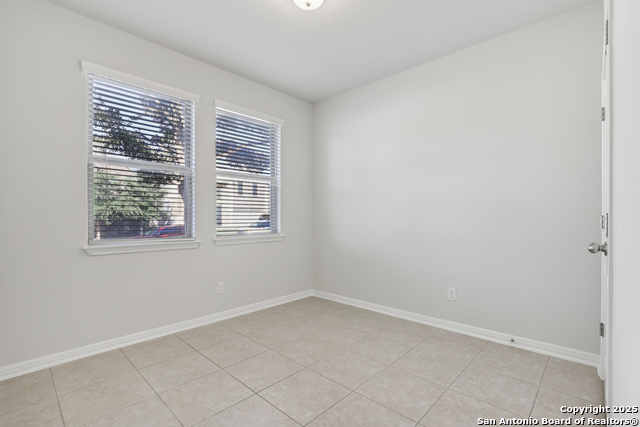 Image 31 of 38 For 112 Grand Vista