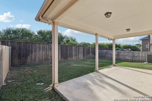 Image 32 of 38 For 112 Grand Vista