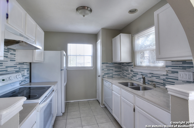 Listing photo id 8 for 7403 Alverstone Way
