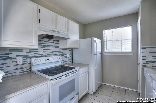Listing photo id 10 for 7403 Alverstone Way