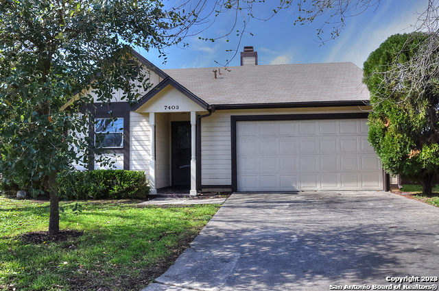 Listing photo id 0 for 7403 Alverstone Way