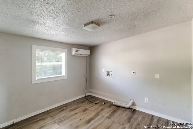 Image 12 of 22 For 443 34th St Sw