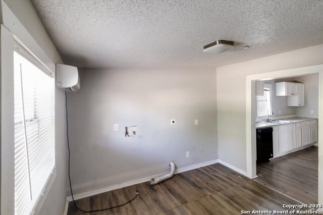 Image 13 of 22 For 443 34th St Sw