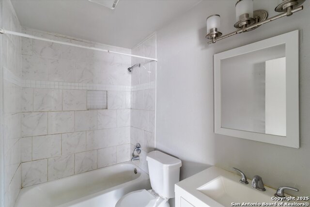 Image 14 of 22 For 443 34th St Sw