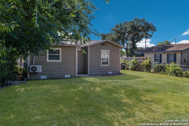Image 21 of 22 For 443 34th St Sw